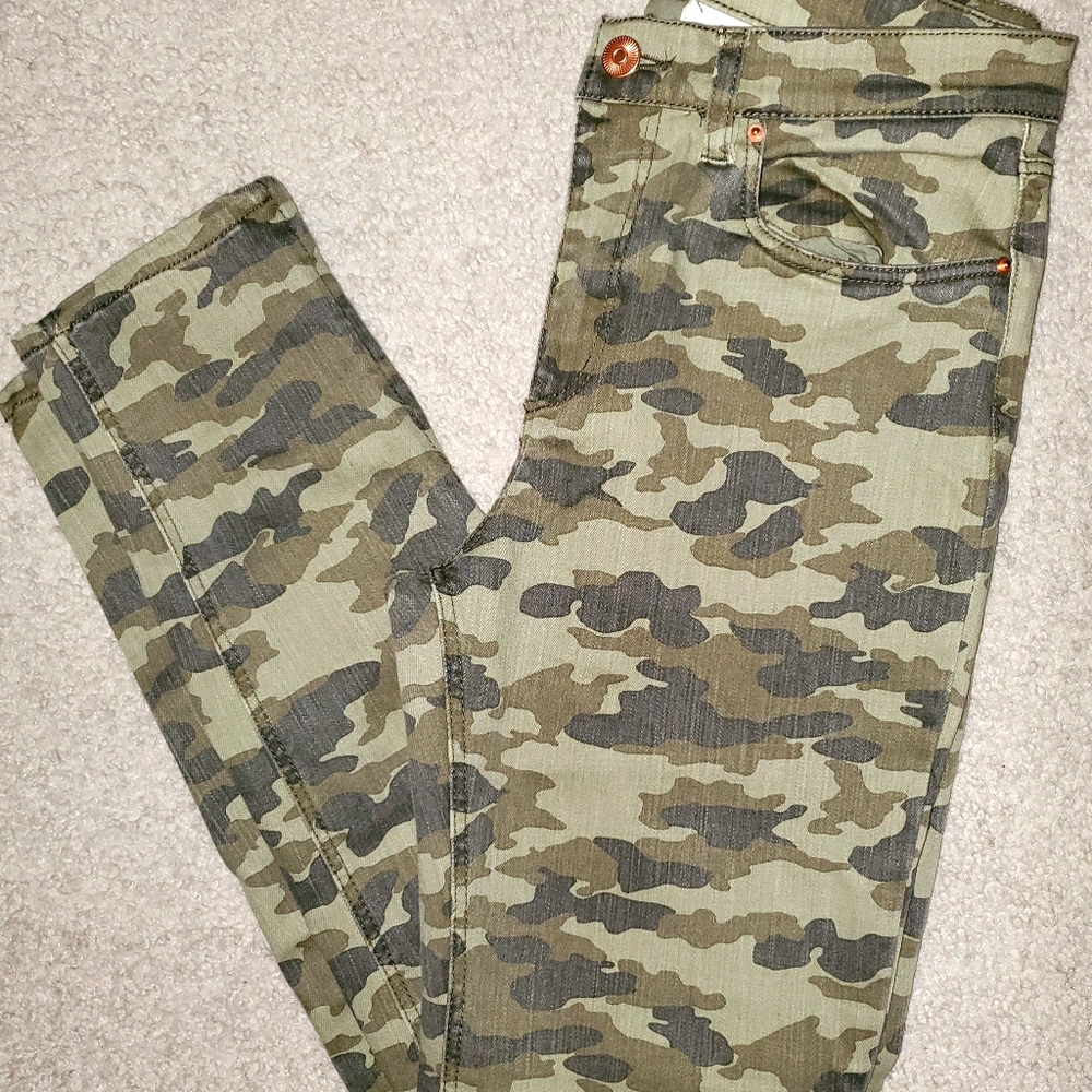 Camouflage print jeans, womens